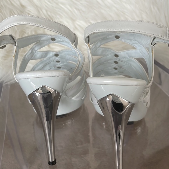 Lasonia White and Silver Heels, Size 7.5 - Picture 8 of 10